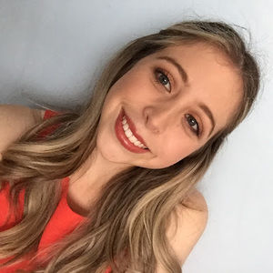 Meet your Posher, Carolina